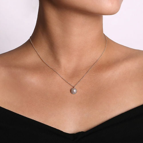 Sterling Silver Bujukan Pearl Pendant Necklace