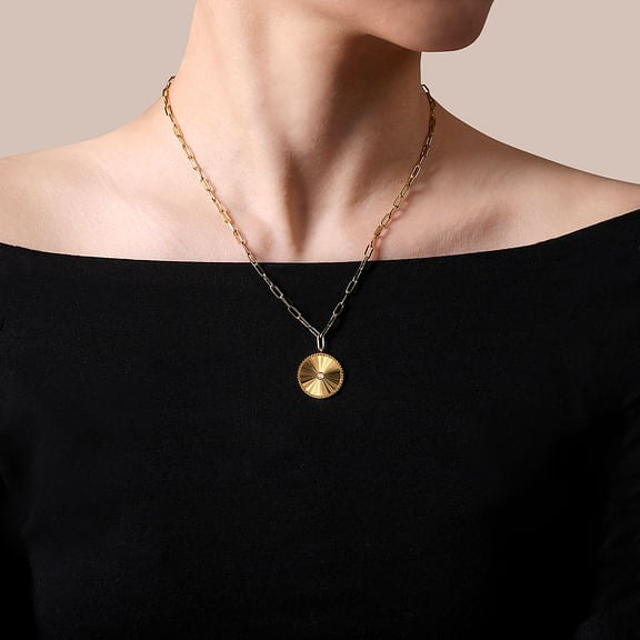 14K Yellow Gold Textured 0.05Ct Diamond Medallion Hollow 18 Inch Chain Necklace