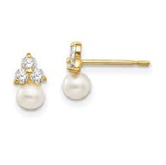 14k Yellow Gold 8mm Japanese Culture Pearl with 0.18Ct Diamond Earring