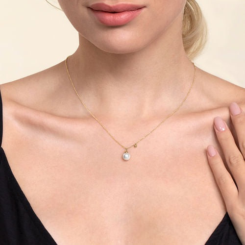 14K Yellow Gold Pearl Drop Necklace