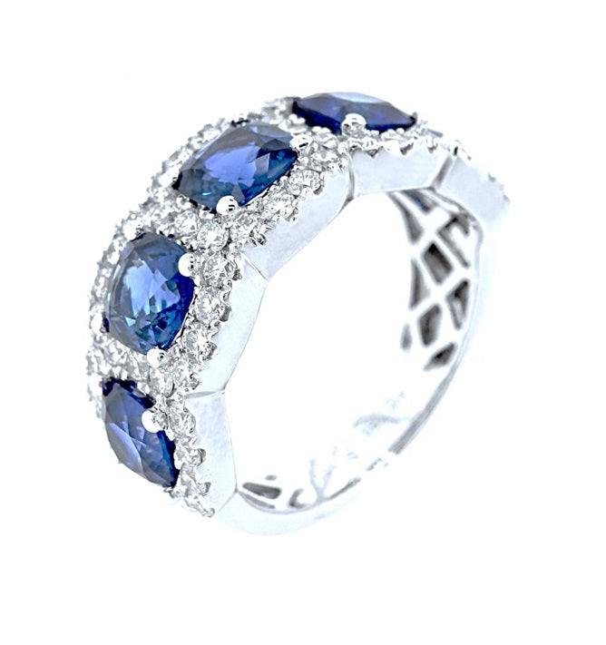 18K White Gold 3.74Ct Sapphire, 0.90Ct Diamond band