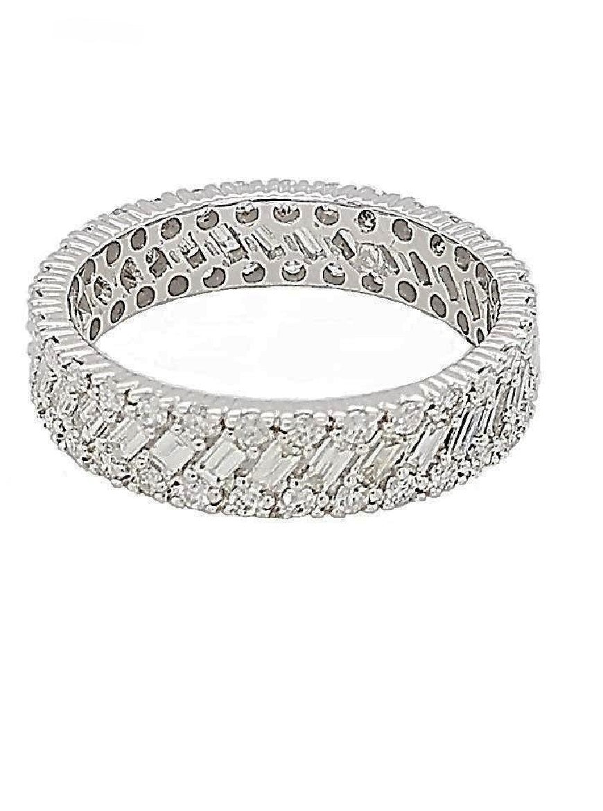 14k White Gold 0.61 Ct Baguette, 0.53 Ct Round Diamond Band